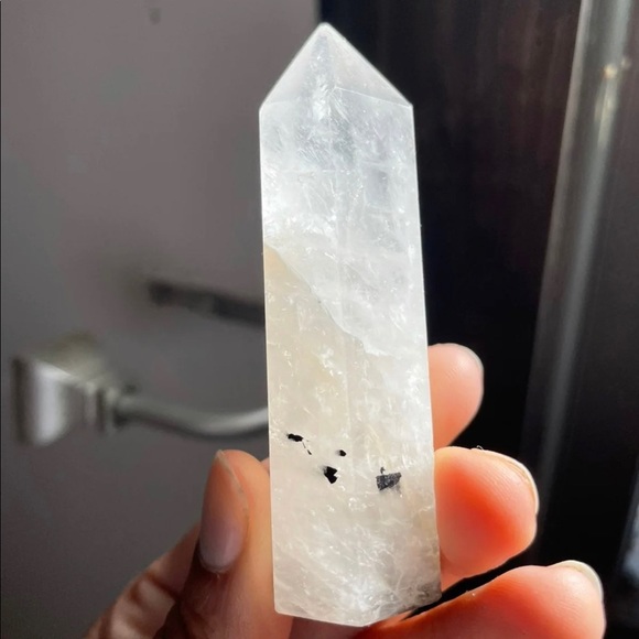 Tourmaline in quartz crystal tower - Picture 2 of 4